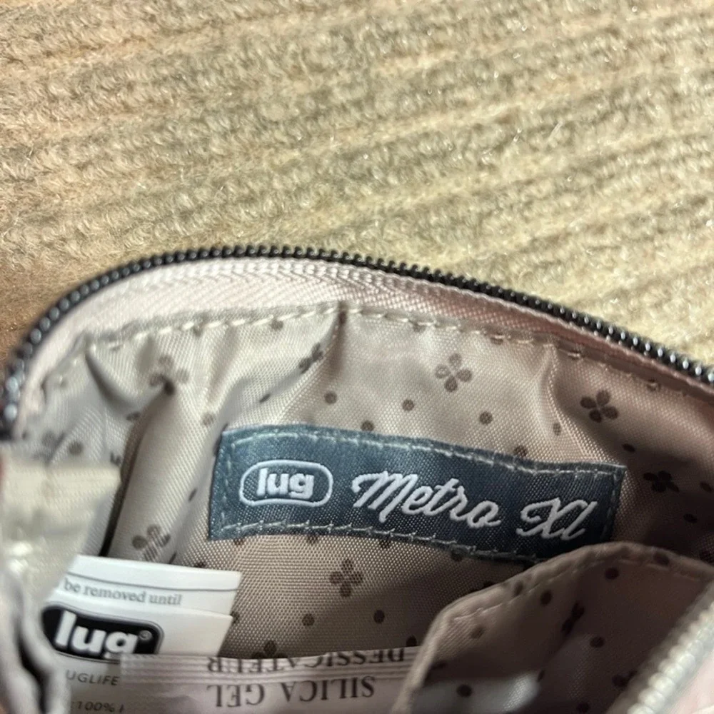 NWT Lug Metro XL Card Case Coin Pouch Taupe Camo Scallop Quilt New with Tags